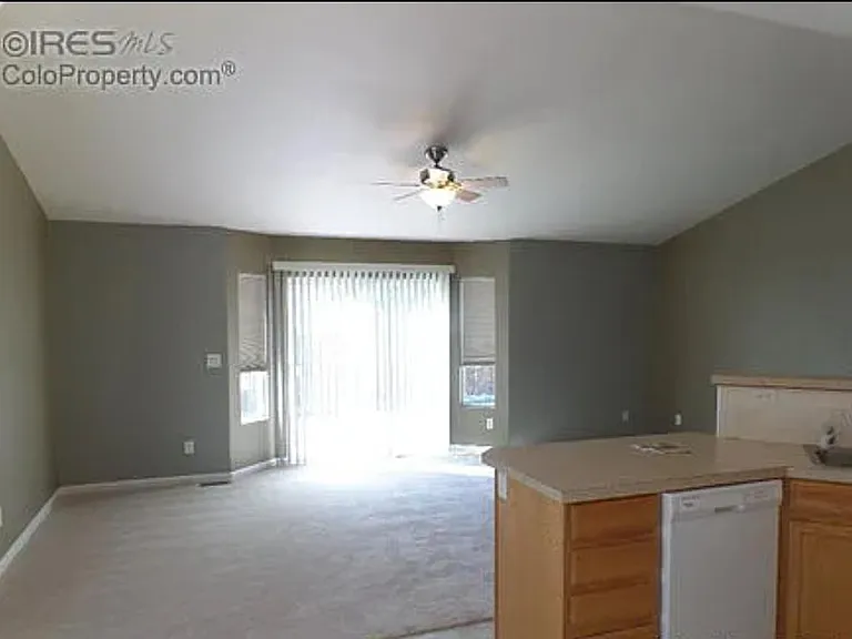 350 Hawthorne Ave — Photo 6