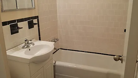 Rented by Realty Queens LLC