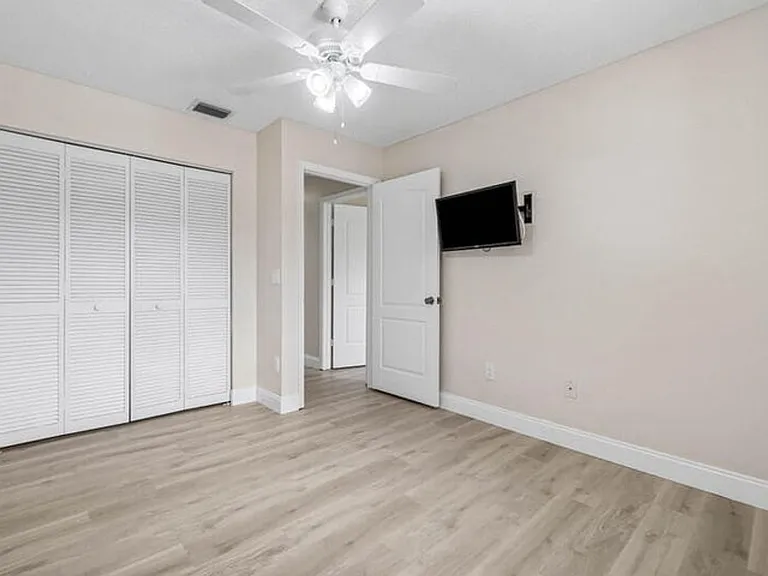 10425 Buena Ventura Dr — Photo 13