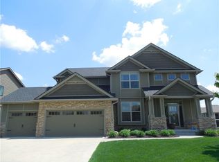 15200 Northview Dr, Urbandale, IA 50323