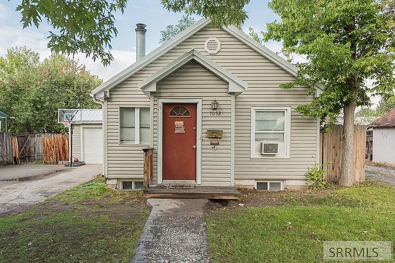 1st image of 1052 Cranmer Ave