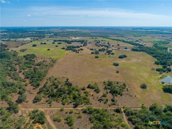1364 State Highway 123 S, Stockdale, TX 78160