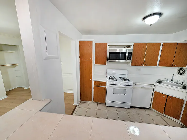 11402 Cherry Hill Rd #104 — Photo 9