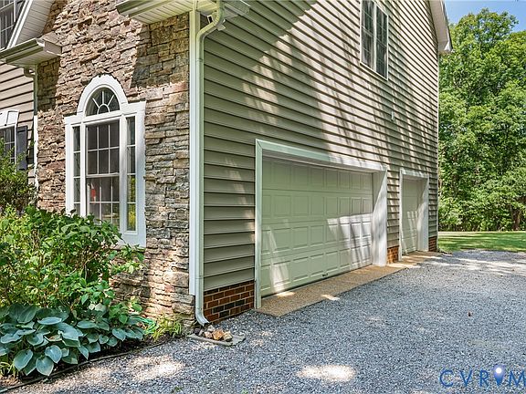 3rd image of 1830 Blackwood Dr