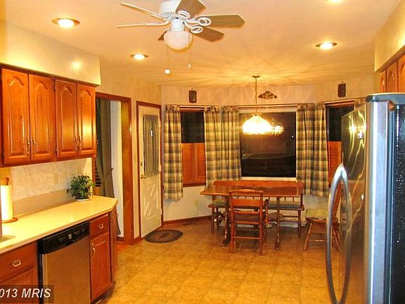 4th image of 843 Mission Valley Ln