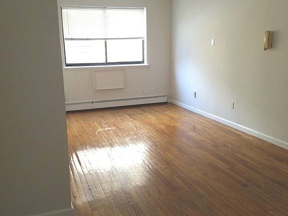 5th image of 47 Cooper St APT 2A