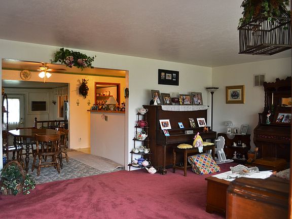 2nd image of 1238 E Juniper St