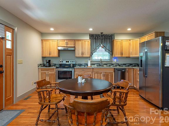 3rd image of 3 Shytle Ln