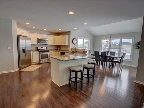 3rd image of 10 Vista Ct