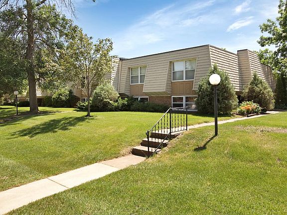 4th image of 66 Greenstone Ln