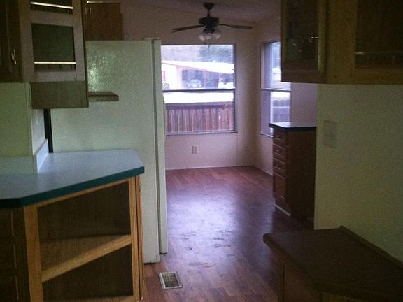 Entry to kitchen and breakfast