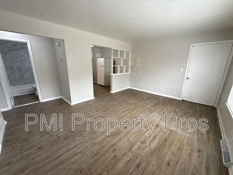 7701 W Hampton Ave #3 — Photo 4