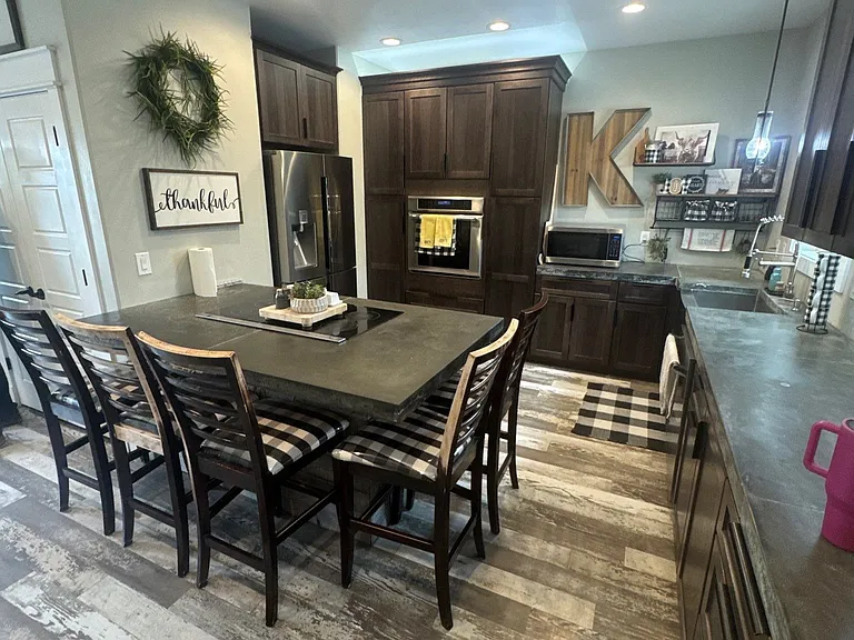 242 N 840 E — Photo 2