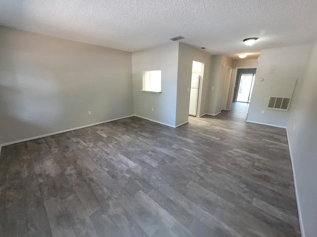 305-B Jeru — Photo 1