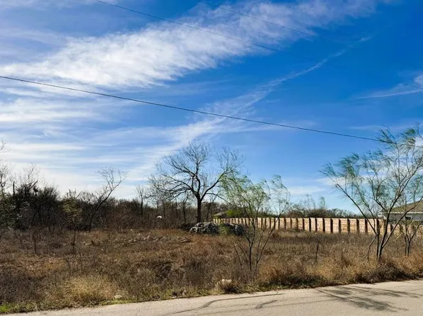 133 Blushing Dr, Cedar Creek, TX 78612