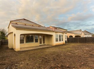 31 W Serena Ave, Clovis, CA 93619