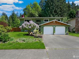 17301 Meadowdale Dr, Lynnwood, WA