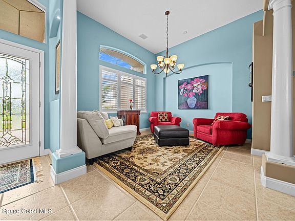4th image of 1045 Starling Way