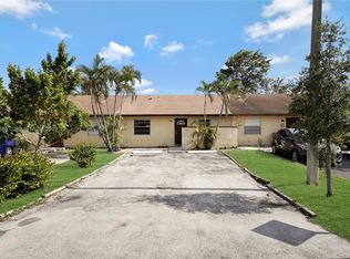 460 NW 43rd St, Pompano Beach, FL 33064