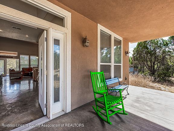 5th image of 111 Silver Fox Ln
