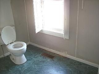 4th image of 91 Hickory Ln