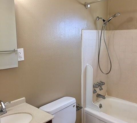 5th image of 1114 Village Dr APT 15