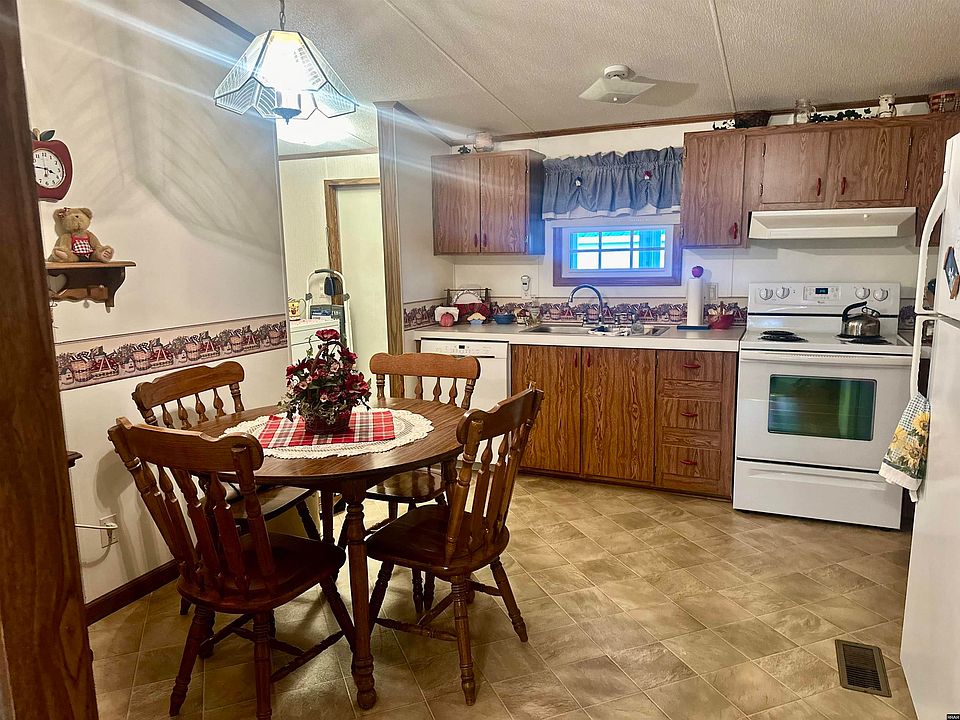 204 & 206 Sanderson St, Kenton, TN 38233 | Zillow