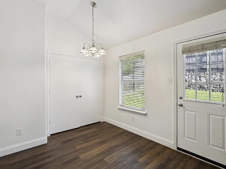 1446 Sax Leigh Dr — Photo 9