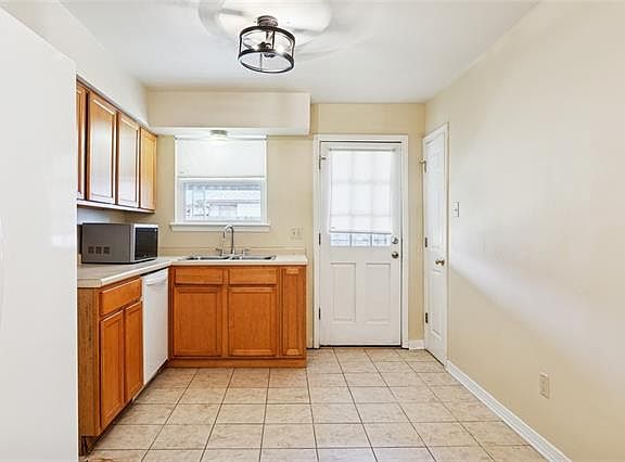 4th image of 6537 Avenue A