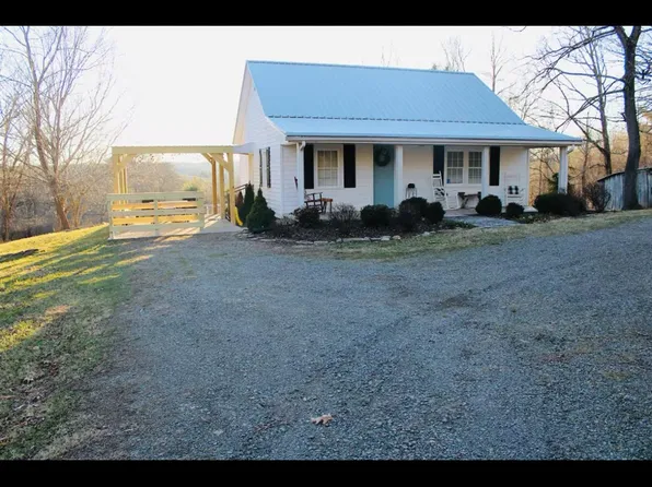 67 Bear Den Ln, Hillsville, VA 24343