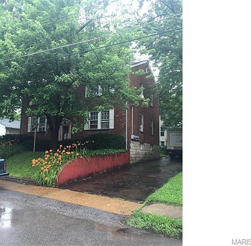 2nd image of 112 Lewis Pl