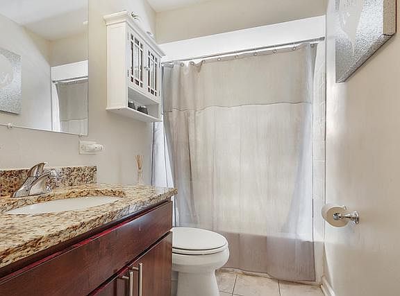 5th image of 5705 Victoria Dr