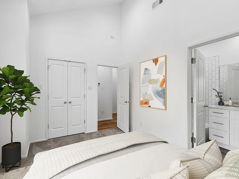 5647 Live Oak St #101 — Photo 28