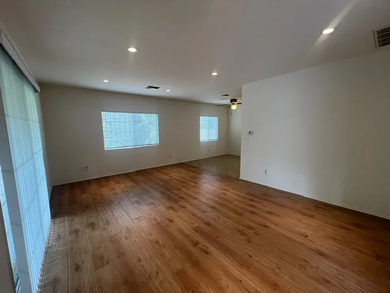 17430 W Gledhill St — Photo 9