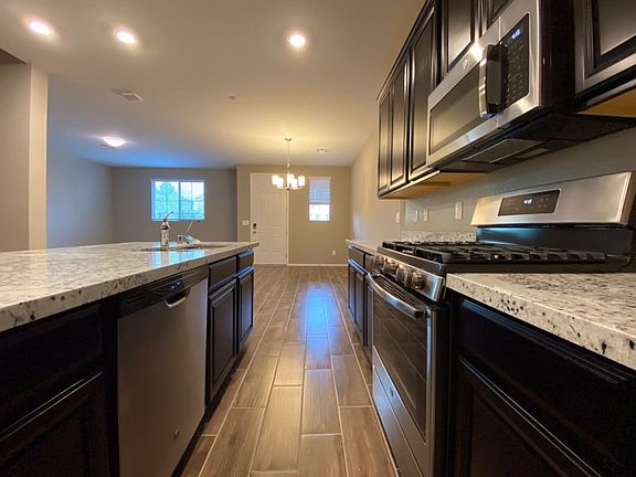 4th image of 6462 Silver Estates Ave