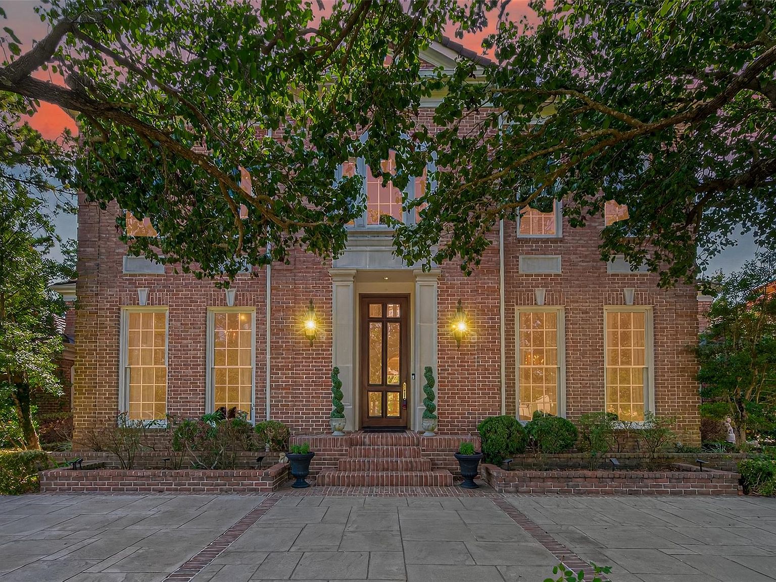 16703 Southern Oaks Dr