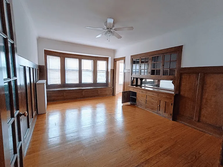 2518 N Farwell Ave — Photo 9