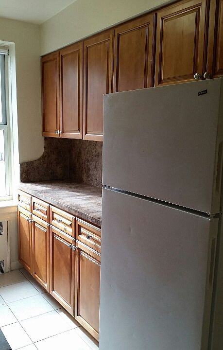 2nd image of 2611 W 2nd St APT 6D