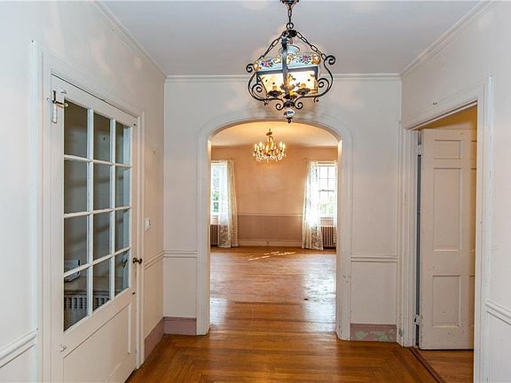 2nd image of 125 Hillside Ave