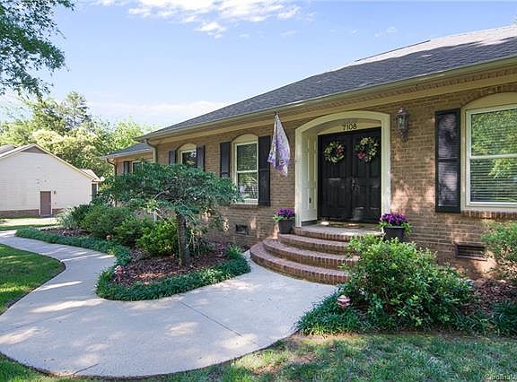 2nd image of 7108 Summerlin Pl