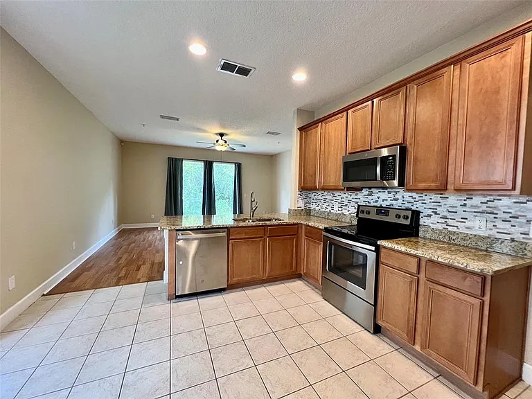 10429 Kristen Park Dr — Photo 3