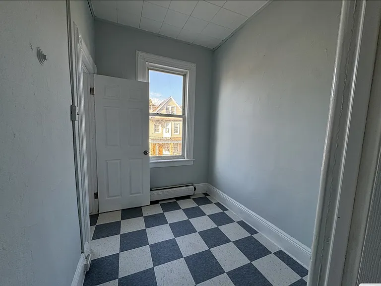 96 Brown Pl #1 — Photo 10