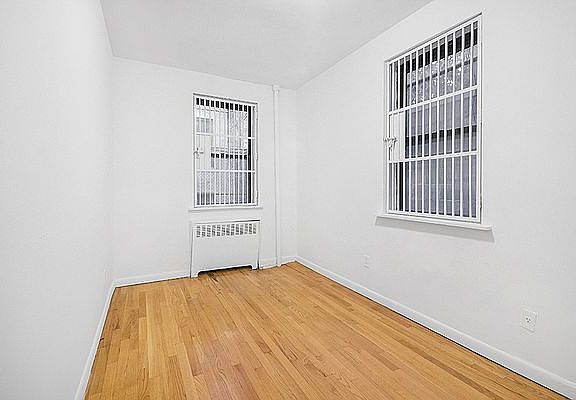 4th image of 258 E 78th St #2D