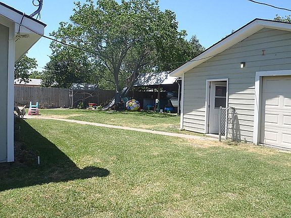 3rd image of 2108 15th Ave N