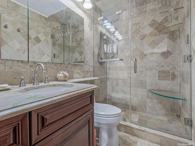1 Bay Club Dr APT 5A, Flushing, NY, 11360