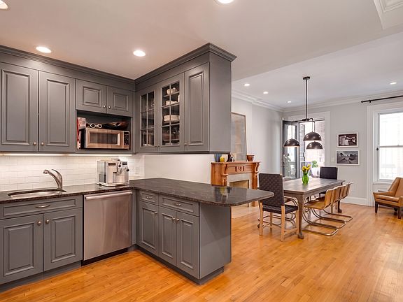 5th image of 113 W 69th St #2/3