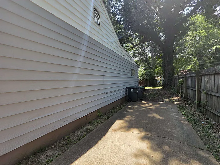 3447 Dunn Rd — Photo 2