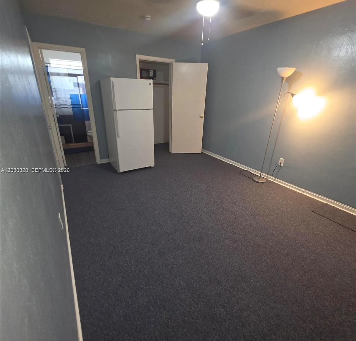 Comml Arlington — Photo 2