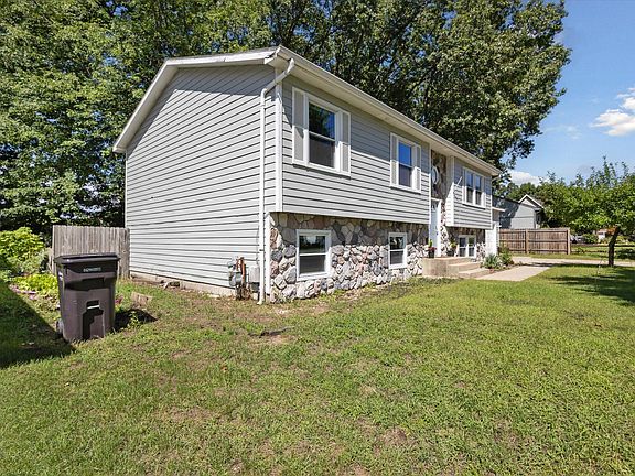 4th image of 2477 Oak Forest Dr