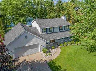 1214 Longtail Beach Rd, Suamico, WI 54173